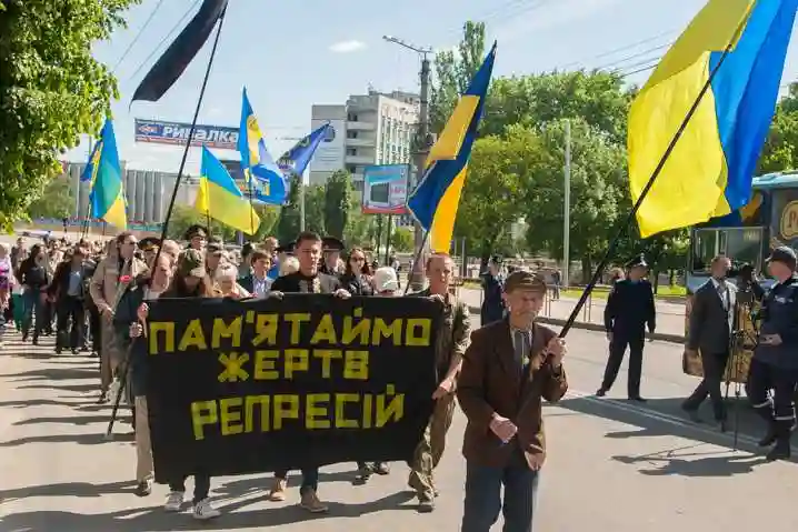 У Кіровограді вшанували жертв політичних репресій (ФОТОРЕПОРТАЖ) фото 1